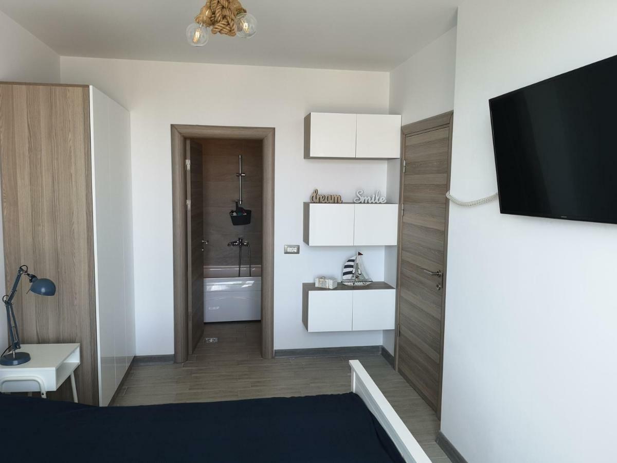 Relax Inn Apartment Năvodari Extérieur photo
